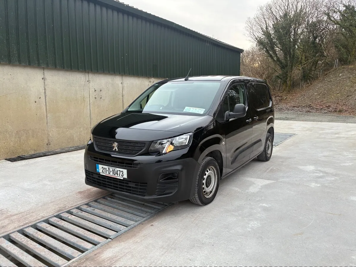Black Peugeot partner Immaculate condition